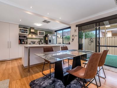 4/194 Boardman Road, Canning Vale WA 6155