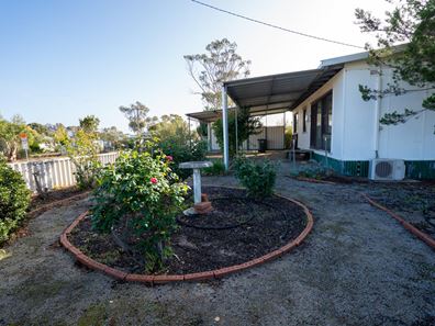 8 Burston Street, Pingrup WA 6343