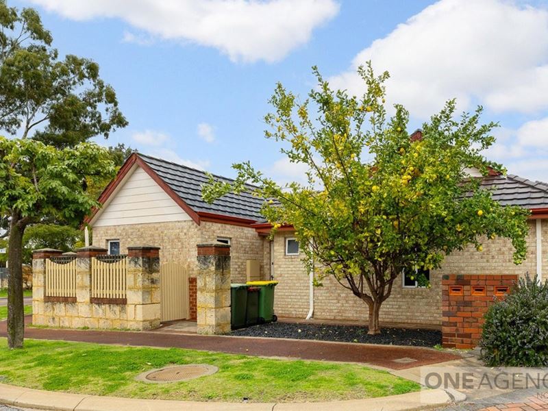 1/11 Waterway Crescent, Ascot