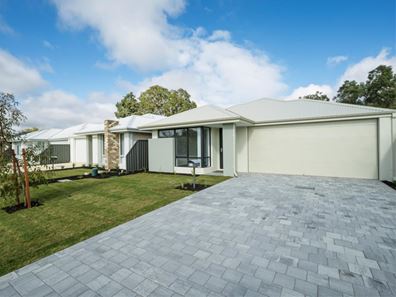 33 Woongan Street, Southern River WA 6110