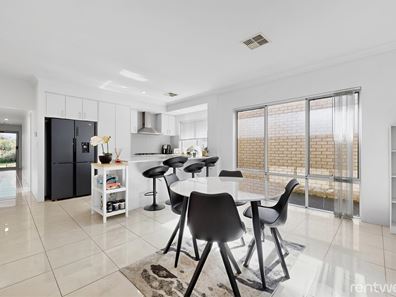 79 Litchfield Circle, Wandi WA 6167