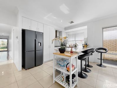 79 Litchfield Circle, Wandi WA 6167
