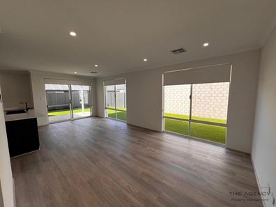 4 Belford Road, Lakelands WA 6180