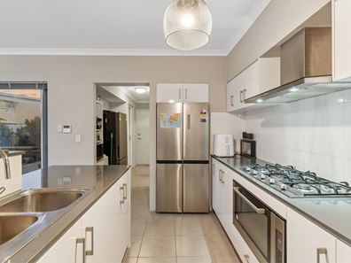 1 Affable Way, Atwell WA 6164
