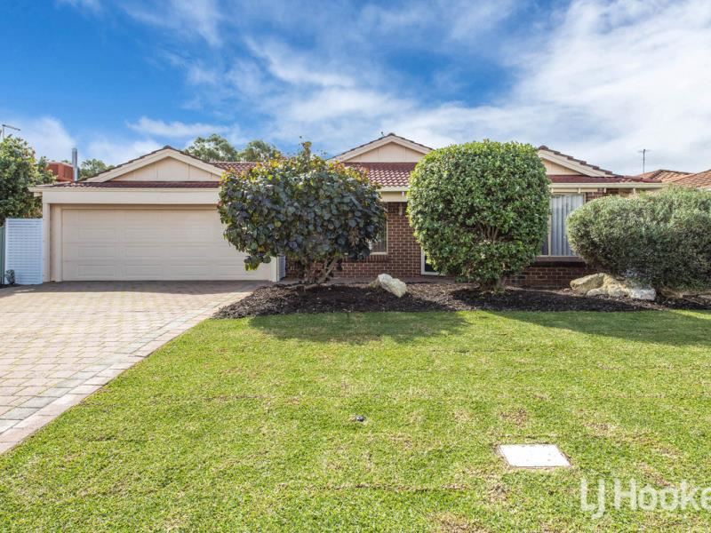 24 Paradise Circuit, Halls Head