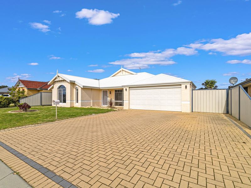 38 Pineknoll Gardens, Meadow Springs WA 6210