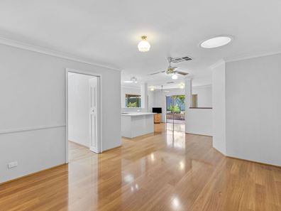 24 Newgate Street, Alexander Heights WA 6064