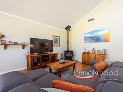 21 Glenburn Road, Glen Forrest WA 6071