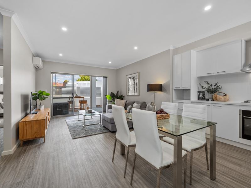 2/4 Farne Close, Warwick