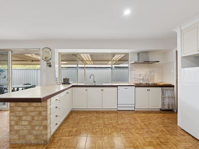 1 Abbotswood Drive, Landsdale WA 6065