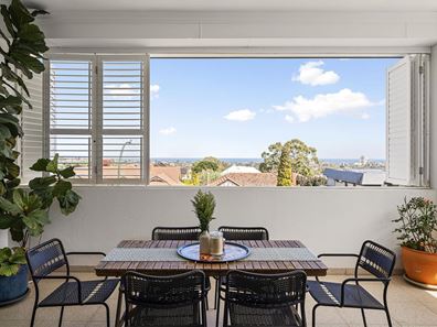 32 Queenscliffe Road, Doubleview WA 6018