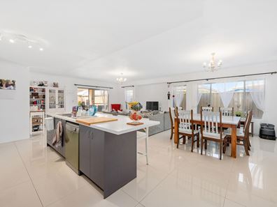 12 Carran Lane, Canning Vale WA 6155