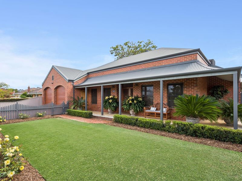 12 Holmesdale Road, Woodbridge WA 6056