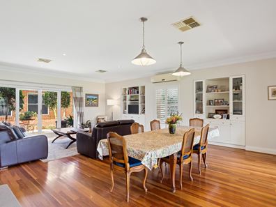 12 Holmesdale Road, Woodbridge WA 6056