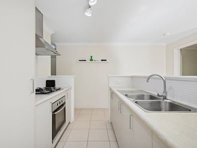 14/10 Delamere Way, Camillo WA 6111