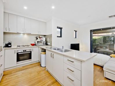 8C Myimbar Way, Nollamara WA 6061