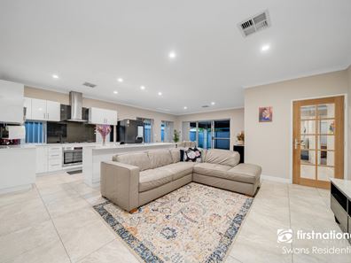 14 Calamocha Way, Piara Waters WA 6112