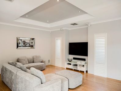 14B Knox Crescent, Melville WA 6156