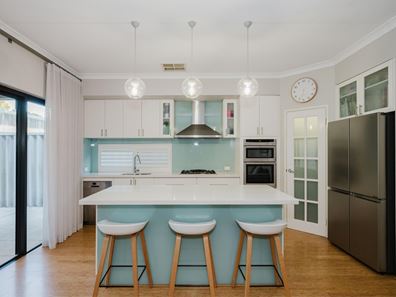 14B Knox Crescent, Melville WA 6156