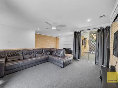 10 Trafalgar Gardens, Marangaroo WA 6064