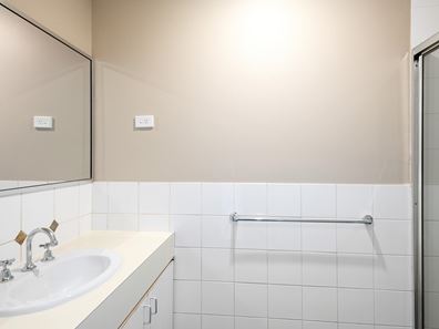 4/153 Addis Street, West Lamington WA 6430
