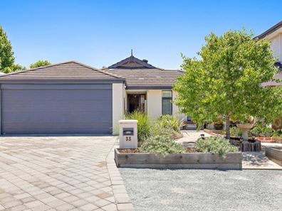 33 Hungerford Close, Canning Vale WA 6155
