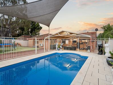 4 Galahad Place, Camillo WA 6111