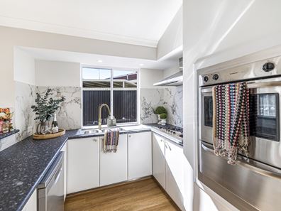 5 Compass Place, Ballajura WA 6066