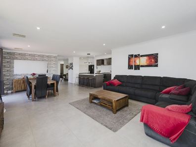 3 Capilano Avenue, Yanchep WA 6035