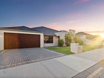 32 Florida Drive, Landsdale WA 6065