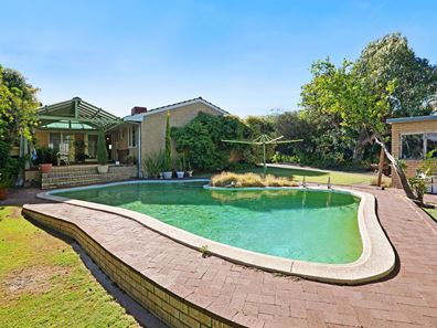 42 Castle Road, Woodlands WA 6018