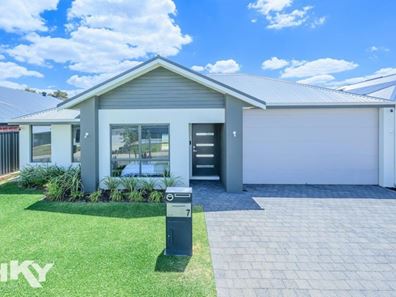 7 Scrubwren Street, Bullsbrook WA 6084