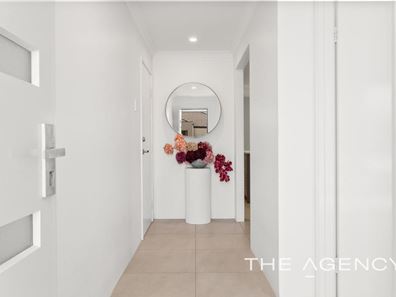 8 Bronzite Road, Treeby WA 6164