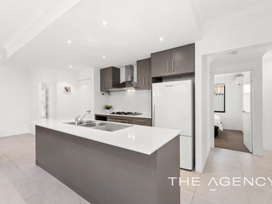 8 Bronzite Road, Treeby WA 6164