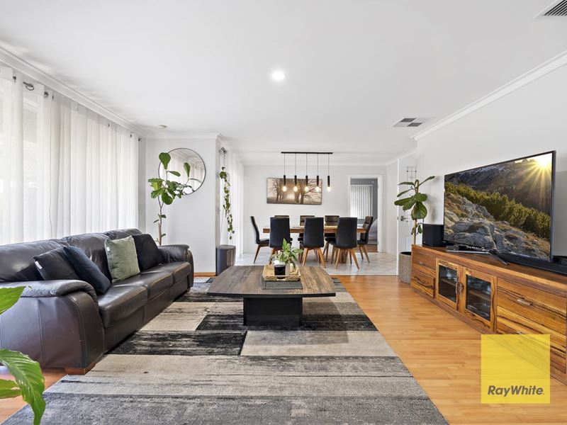4 Lakesend Road, Thornlie WA 6108