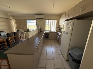 33 Damia Circle, Port Denison WA 6525