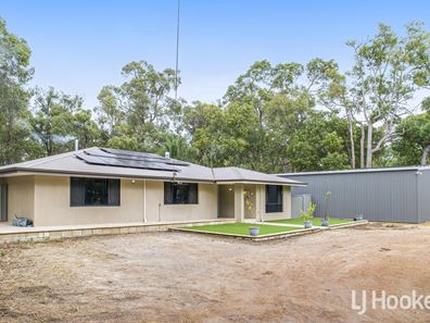 28 School Road, Karragullen WA 6111