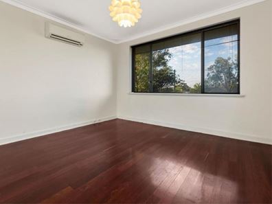 29 Barron Way, Orelia WA 6167