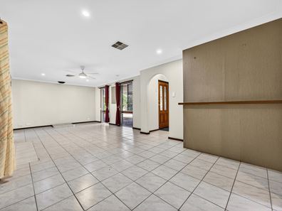 34 Stringybark Drive, Forrestfield WA 6058