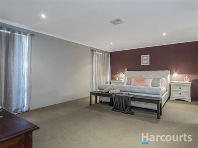 22 Liriope Parkway, Sinagra WA 6065
