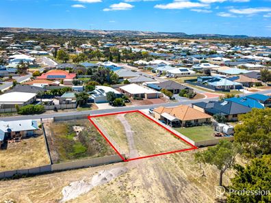 16 Stillwater Avenue, Drummond Cove WA 6532