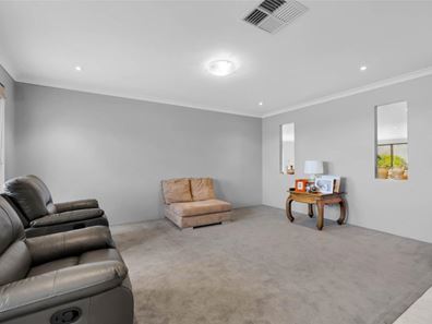 31 Stokesay Street, Orelia WA 6167