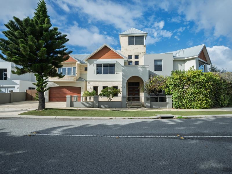 28 Tenerife Boulevard, Hillarys