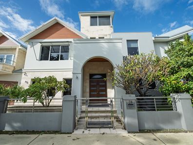 28 Tenerife Boulevard, Hillarys WA 6025