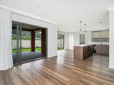 25 Solandra Way, Forrestfield WA 6058