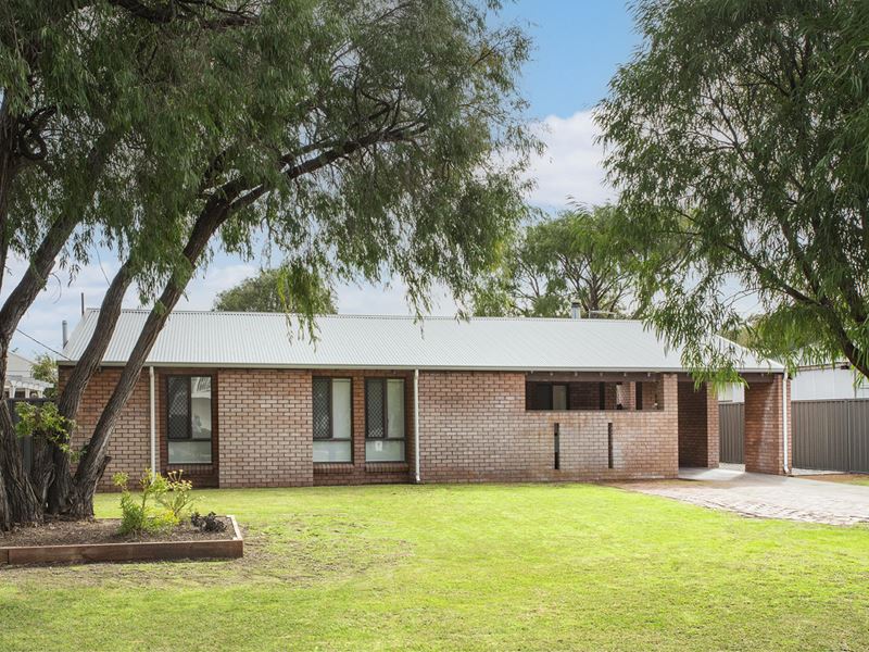 9 Derek Street, West Busselton WA 6280