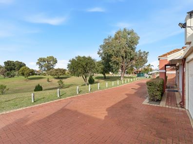 2/6 Mornington Boulevard, Waikiki WA 6169