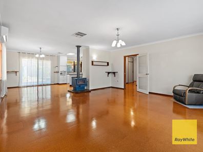 15 Crusader Drive, Thornlie WA 6108