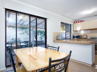 3/10 Lawrence Street, Como WA 6152