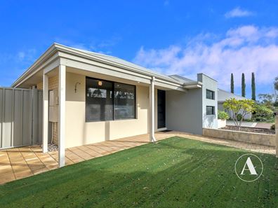 9 Barton Loop, Piara Waters WA 6112